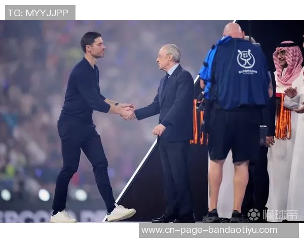 小法谈教练不公阿隆索称赞帕斯表现引发热议 小法谈教练不公阿隆索称赞帕斯表现引发热议